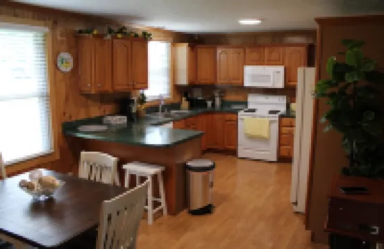 Charming 3-bedroom house with private patio, 20min to dwntn Nashville/ Airport