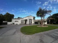 AMAZING CUSTOM HOME - OASIS RESORT STYLE POOL 블레스드 새크라멘트 카톨릭 처치 주변 호텔