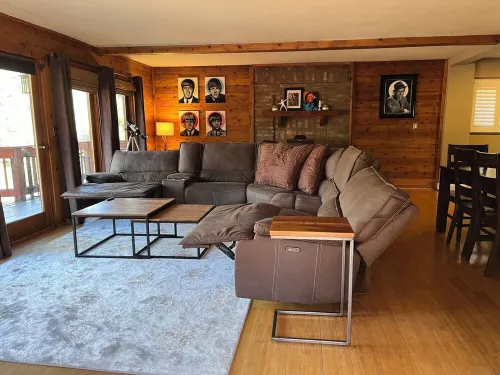 Hillside hideaway in pine mountain club