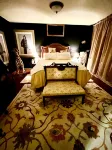 The EarthHouse  ~  Wall-to-wall unique style, Luxury Linens and Amazing Comfort