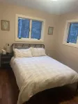Modern 4-Bedroom Mountain RetreatMinutes to Lake Rescue & Echo and Hiking