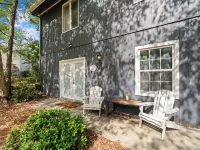 Cozy Pinehurst 2BR Apartment w/3 Beds • Across from Pinehurst #6 • Firepit Hotels in Pinehurst