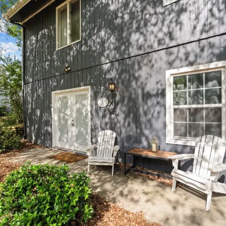 Cozy Pinehurst 2BR Apartment w/3 Beds • Across from Pinehurst #6 • Firepit