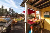 Riverfront Cottage Epic Walkable Location on River