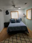 Quaint Cottage with lake access.<br>