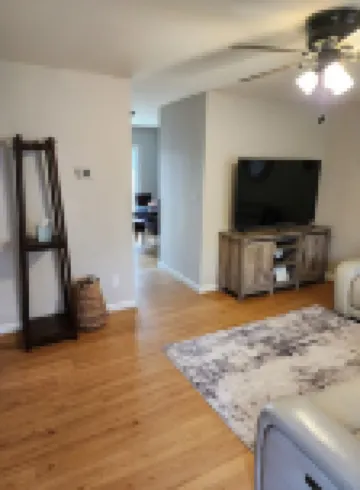 Cozy 3 bedroom/1 bathroom home