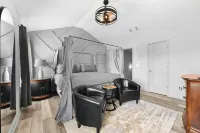Atlanta, Airport, Entire Home Sleeps 9, 4BR's, 2.5Baths, 5Beds