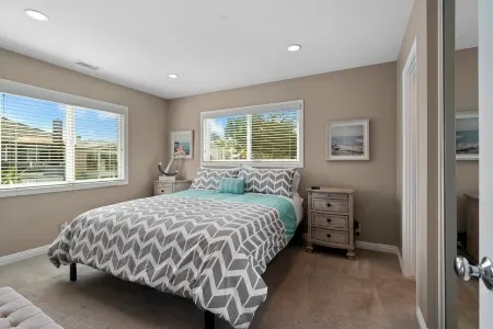 Newport Beach 2 Bedroom Home/Beach/Roof Top Отели рядом с достопримечательностью «Ведж»