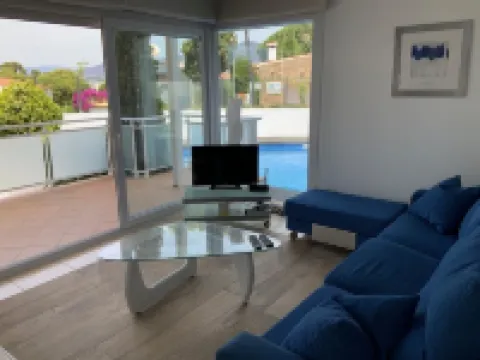 Sea view apartment with private pool