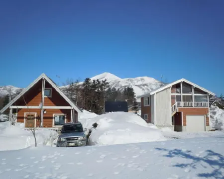 Cottage Cruising Hotels in Niseko