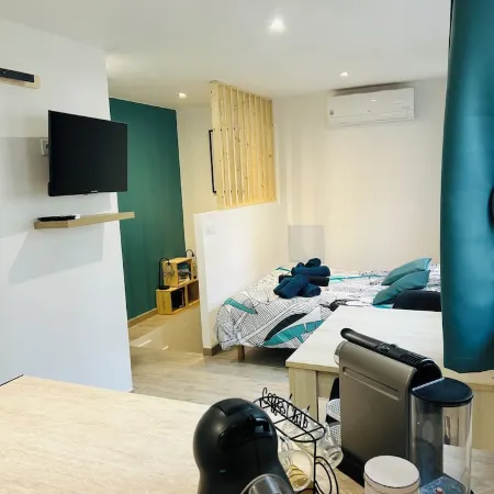 Charming downtown studio