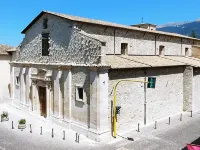 La Finestra Sulmò, panoramic apartment in Sulmona overlooking the historic center Hotels in Sulmona