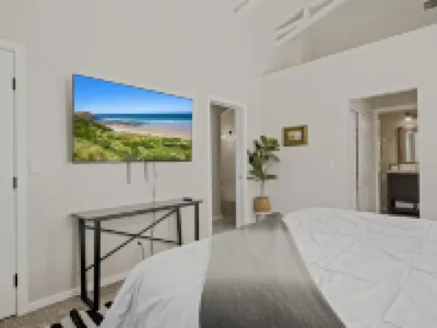 4Br Cabin w/ Hot Tub • Huge Deck & BBQ • Trails 卡馳納山莊酒店