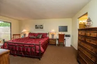 TimeOut! Spacious condo - 2 Bedroom, 2 Bath, Sleeps 6, Pool