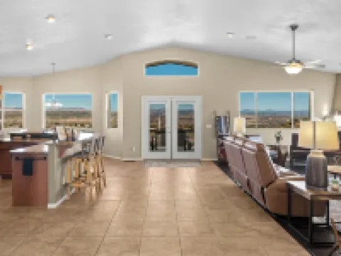 PeaksView Oasis - Spacious, central w/great views Hotels in Clarkdale