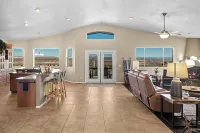 PeaksView Oasis - Spacious, central w/great views