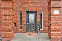 Pool retreat 5BA 2.5BA 4 King bed near lake - Boutique