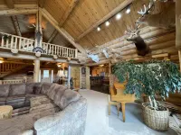 Grandpa’s Place. Exclusive, Stunning, Private Log Home. Firepit & Pond