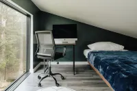 Modern Luxury 2-bedroom house in peaceful Haines Falls with AC, WiFi, Large TVs