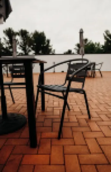 Traverse City's Local's Hideaway: King Suite & 4 Hot Tubs Await!