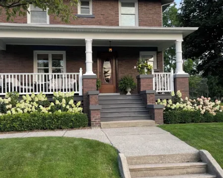 The Historic Brownstone Haus, A Downtown location for Unforgettable Gatherings Hotels in Frankenmuth
