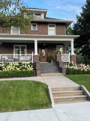 The Historic Brownstone Haus, A Downtown location for Unforgettable Gatherings