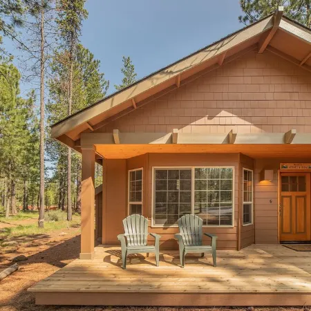 Exceptional Home Near SR Village / Hot Tub / Sharc Passes / AC / Wi Fi / Bikes