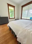 321 Michigan Avenue Historic One Bedroom, One Full Bath Apartment! 鄰近The Blueberry Store的酒店
