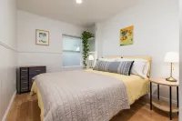 Stunning Seabright Cottage: Walk to the Beach & Boardwalk