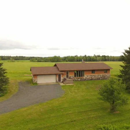 Spacious, Secluded Sanctuary!  Very Clean!  5 Queen Beds!  Wildlife Viewing.