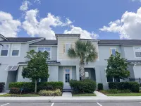 Beautiful home across from the Clubhouse! 5 Star Reviews! Fun Resort! Hotels in West Kissimmee