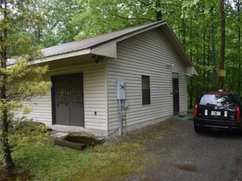 GREAT DEAL $85 per night ON BEAUTIFUL HIAWASSEE RIVER