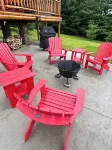 Paradise Peak Cabins “Songbird”outdoor hot tub in the heart of Amish Country