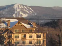 Newly Renovated 2BR - walk to lift;  walk to Stratton Village; easy parking Hotels near Green Mountain National Forest