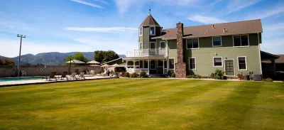 Post-Victorian with Private Pool & Sprawling Grounds, Near Wedding Venues. Hotels near Point Mugu Beach