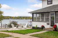Downtown Excelsior Dream Home! Hotels in Excelsior
