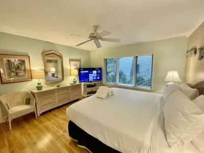 Complex Pool/Disc 7 Nights+/End Villa/Wifi/TVs in Br10/11-10/18 Just Opened, Hotels in 