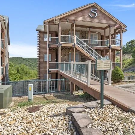 Lake & Mountain View Condo - The Cliffs on Indian Point - Silver Dollar City