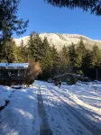 Diamond House, cozy home in a park-like setting