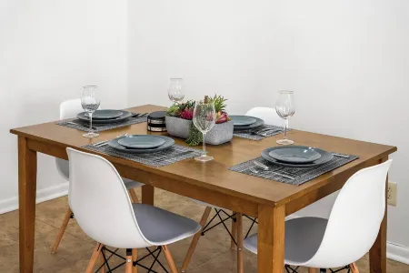 Cozy Place - Clean  - Workspace with Wifi