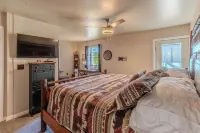 Cozy Cabin w/ Wood-Burning Stove & a Million-Dollar View! No 4W Drive Needed!