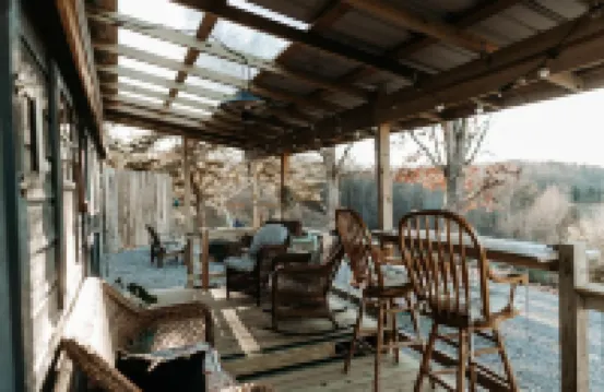 Private tiny cabin- 10 minutes from Dale Hollow Lake!