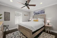 Immaculate Heated Pool & Spa Villa-Awesome Amenities-6 Min to Beach