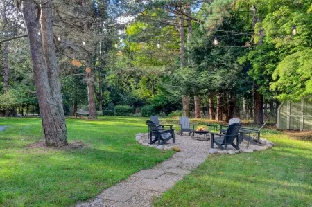 Modern Cabin in Saugatuck with New Hot Tub!