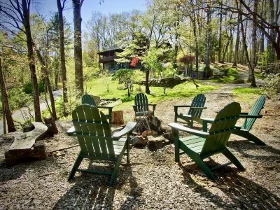 Mountain Cabin Private Apartment, Incredible Views, Close to town.