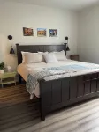 Huge game room, Hot tub, Sleeps 16+ with Bonus loft, ATV Snowmobile Trails
