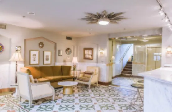Sunny Midtown 2BD/BA Central Location!