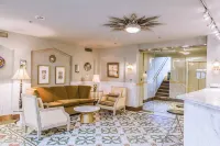 Sunny Midtown 2BD/BA Central Location!