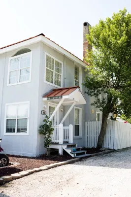 Charming Vacation Spot with Private Pool