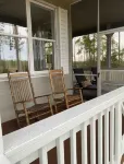 Tide Creek Lookout- Entire Home- 3 Bedrooms, 6 Beds